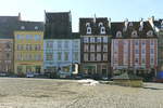 Teile der rechten Seite des Marktplatzes in Cheb (Eger) am 17.