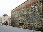 Teile der Reste der Stadtmauer in der Stadt Cheb am 21.