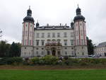 Vrchlabi / Hohenelbe, Schloss, erbaut von 1546 bis 1614, Renaissance Schloss mit 4 oktogonalen Ecktrmchen (29.09.2019)