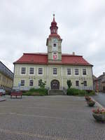 Hlinsko, Rathaus am Podebradovo Namesti, erbaut 1850 durch Vaclav Sitta (29.06.2020)