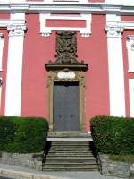 Dieses imposante Tor gehrt zur Schlosskirche in Klasterec, 25.08.07