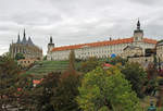 Kutná Hora, eine mittelböhmische Kleinstadt südöstlich von Prag, war früher aufgrund des Silberbergbaus eine recht wohlhabende Stadt mit vielen, meist gut erhaltenen
