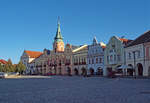 Der Platz des Friedens in Mělník hat sicher die Funktion eines Marktes, samstags sind dort sehr viele Stände aufgebaut.