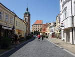 Melnik, Gebude und Kirchturm der St.