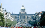 Der Wenzelsplatz mit dem Nationalmuseum in Prag.