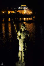 Die Statue von Bruncvk befindet sich auf der Sdseite der Karlsbrcke in Prag.