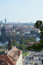 Blick von Hradschin aus auf die Karlsbrcke in Prag.
