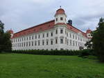 Holesov / Holleschau, Barockschloss, erbaut von 1651 bis 1717 mit franzsischem Park (03.08.2020)