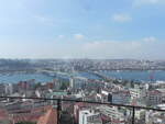 Blick vom Galataturm in Istanbul auf das Goldene Horn am 17.10.2014.