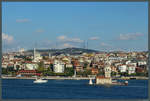 Der Leuchtturm Kız Kulesi liegt auf einer kleinen Insel mitten im Bosporus.