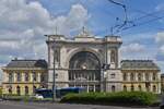 Ansicht einer Fassadenseite des Bahnhofs Budapest Keleti.