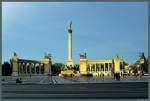 Der Heldenplatz mit dem Helden- und Milleniumsdenkmal wurde 1929 fertiggestellt.