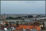 Blick von der Fischerbastei auf Budapest: In der Mitte befindet sich die Kettenbrcke, welche die Stadtteile Buda und Pest verbindet.