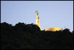 Die Freiheitsstatue auf dem Gellert Berg in Budapest.