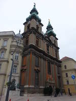 Budapest, Universittskirche am Egyetem Ter, erbaut von 1725 bis 1742, Architekt Andreas Mayerhoffer, Zwillingstrme von 1771 (26.08.2018)