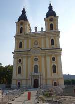 Kalocsa, Domkirche Maria Himmelfahrt, barocker Bau mit Doppelturmfassade, erbaut von 1735 bis 1754 durch Andreas Mayerhoffer (24.08.2019)