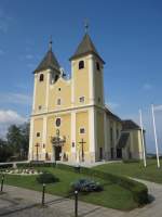 Fertd, Allerheiligenkirche im Ort Fertszeplak, erbaut von 1728 bis 1731 durch Graf Zsigmond Szechenyi (27.07.2014)