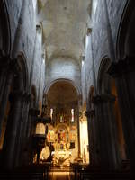 Lebeny, Mittelschiff mit Hochaltar in der Pfarrkirche St.