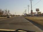 Die Andover Road typisch innerorts in Andover mit Tankstelle und einem Haufen von Fast Food Restaurants...