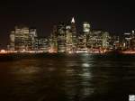 Blick von Brooklyn aus auf die Skyline von Manhatten.