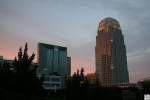 Blick auf das Wachovia Center (rechts) und BB&T Corporation Building (links) im Herzen von Winston-Salem.