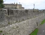 Die Stadtmauer der von Derry.