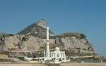  Der Felsen , hchster Punkt von Gibraltar, davor eine Mosche.