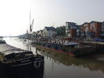 Maldon, Schiffe und Huser am Chelmer River (06.09.2023)