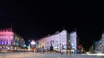 Der 1819 fertiggestellte Piccadilly Circus befindet sich im Londoner West End.