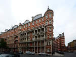 Das im Jahr 1900 fertiggestellte Albert Court ist ein Herrenhaus in South Kensington.