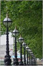 Diese Lampen sorgen an der Themse fr ausreichend Licht.