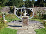 Herstmonceux Castle, Denkmal fr John Flamsteed im Schlopark (04.09.2023)