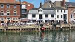 Das Restaurant Quayside Bar & Kitchen am historischen Hafen von Weymouth in der Grafschaft Dorset in England am 09.08.26.