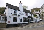 Unicorn - Great Malvern - im Hintergrund die Hgel von Malvern   Malvern auch bedeutendenes Heilbad, denn seit 1622 wird hier  Mineralwasser in Flaschen abgefllt.