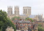 York Minster am 11.08.2019 von der Stadtmauer aus gesehen.