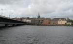 Blick ber den River Foyle auf City of Derry.