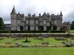 Balmoral Castle,  Schloss am Fluss Dee unterhalb des Berges Lochnagar, Sommerresidenz der britischen Knigin Elisabeth II.