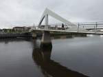 Glasgow, South Portland Fugngerbrcke ber den Clyde River (04.07.2015)