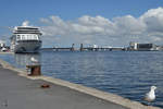 Blick ber den Limfjord mit der geffneten  Limfjordsbroen  in Aalborg.