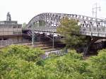 Bsebrcke (Bornholmer Brcke), 1912-15 erbaut, 1992/93 restauriert, mit S-Bahnhof Bornholmer Strae, Blick von Osten (08.06.2010)