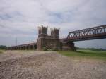 Eisenbahnbrcke Rheinhausen - Hochfeld bei Rhein km 774,38, ist eine der ersten Eisenbahnbrcken Duisburgs.