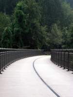 Deutschland, Rheinland-Pfalz, Eifel, Pleiner Viadukt, Lnge 98 Meter, Hhe ber Tal 31 Meter auf dem Maare-Mosel-Radweg.