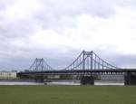 Rheinbrcke von Krefeld Uerdingen nach Duisburg Mndelheim