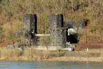 Brckenpfeiler (rechtsrheinisch) der  Brcke von Remagen , dahinter die versiegelte  Tunneleinfahrt - 07.02.2015