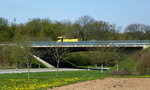 Emmendingen, die Landstrae K5141 berquert auf dieser neuerbauten Brcke die Umgehungsstrae B3, April 2016