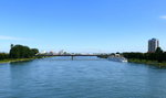 Kehl, Blick von der Fugngerbrcke rheinabwrts zur Europabrcke, Juli 2016