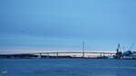 Blick ber den Strelasund auf die Rgenbrcke.