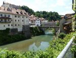 Skofja Loka, Blick auf die historische Kapuzinerbrcke, links oben das Schlo, Juni 2016