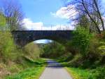 Belgien, Wallonien, Provinz Lttich, deutschsprachige Gemeinschaft, Lengeler, Brcke ber den Vennbahn Radweg (Strecke 47 in Belgien).