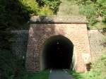 Deutschland, Rheinland-Pfalz, Eifel, der Maare-Mosel-Radweg (MMR) an der Sdeinfahrt des Unkenstein Tunnels (140 m lang) zwischen Wittlich und Plein.